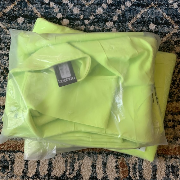 Plus Premium Bandage Off Shoulder Midi Dress - Picture 2 of 2